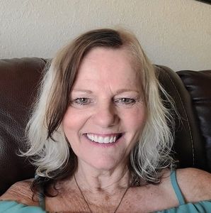 Meet your Posher, Gloria